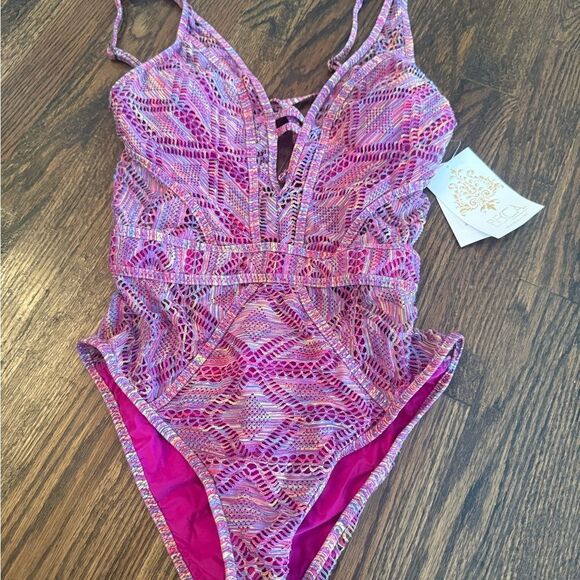 NWT BECCA berry mosaic crochet color play plunge
one piece size X Small - Picture 5 of 7